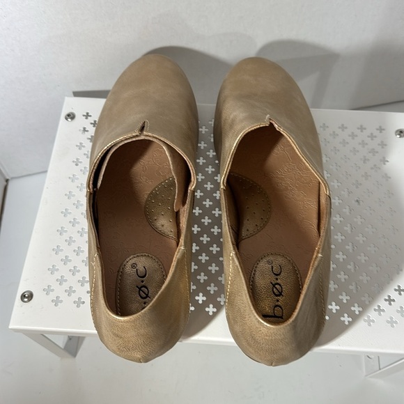 b.o.c Gold Slip-On Women's Shoes Size 9.5 Wide Loafer Style Rubber Sole - Picture 8 of 8